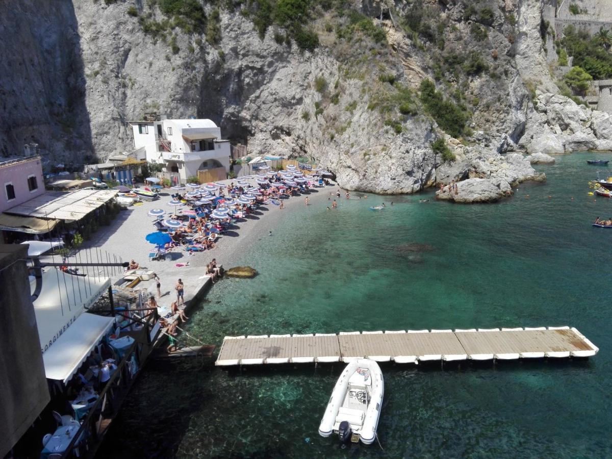 Casa Reginella - Borgo Marinaro Hotel กองกาเดมารีนี ภายนอก รูปภาพ