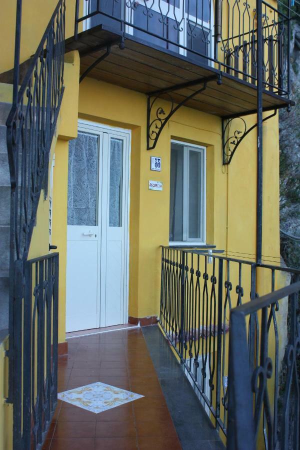 Casa Reginella - Borgo Marinaro Hotel กองกาเดมารีนี ภายนอก รูปภาพ