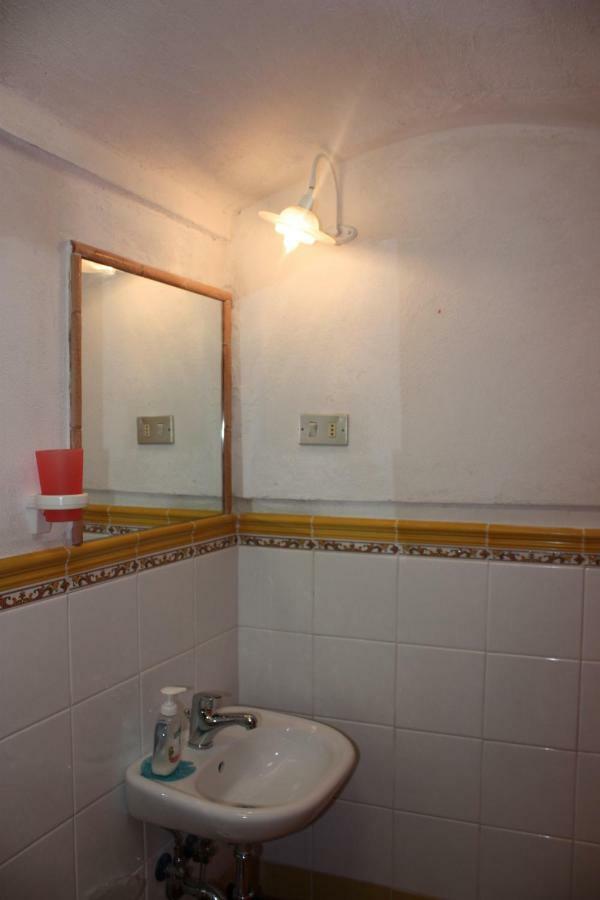 Casa Reginella - Borgo Marinaro Hotel กองกาเดมารีนี ภายนอก รูปภาพ