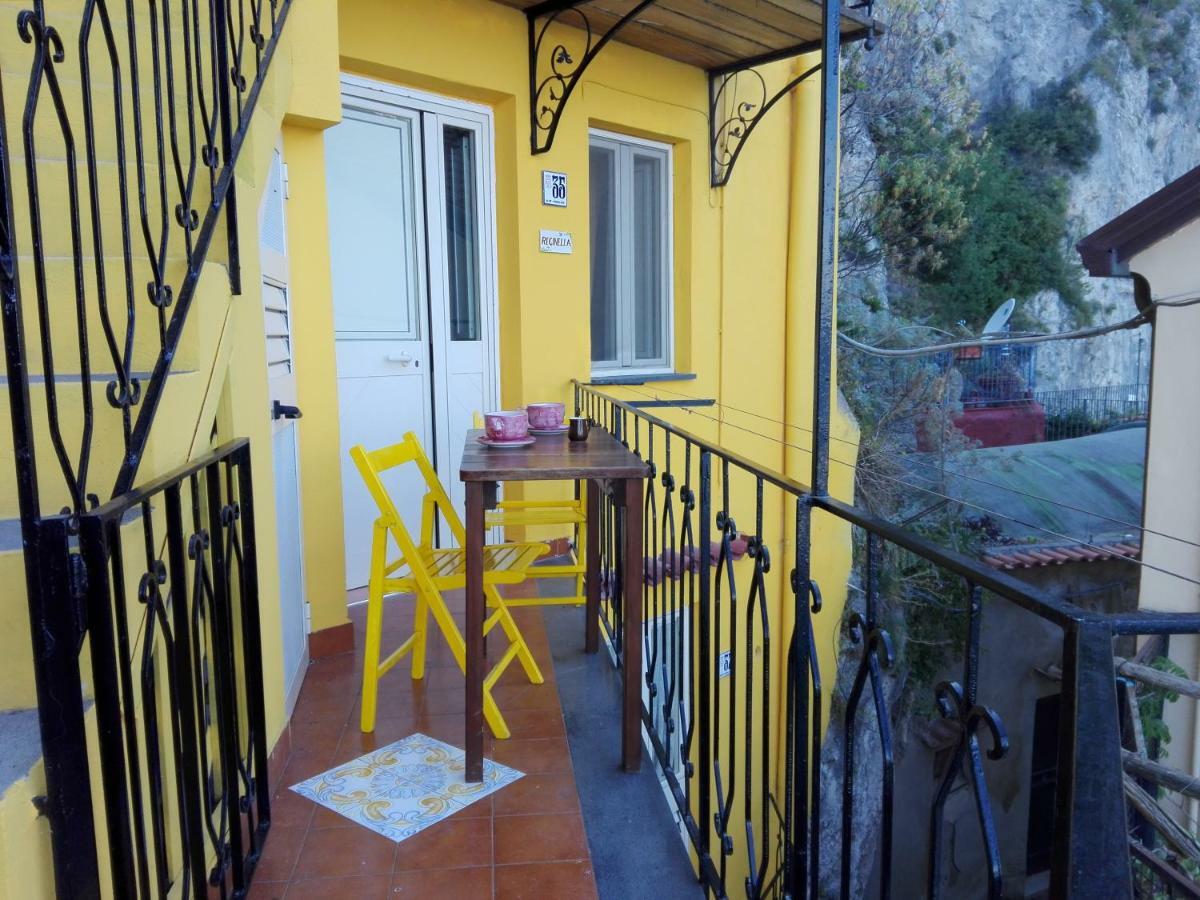 Casa Reginella - Borgo Marinaro Hotel กองกาเดมารีนี ภายนอก รูปภาพ